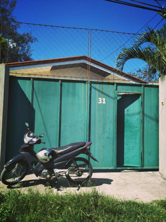 Cat Japanese Only At Uh Huh House Hostel Cebu Exterior foto